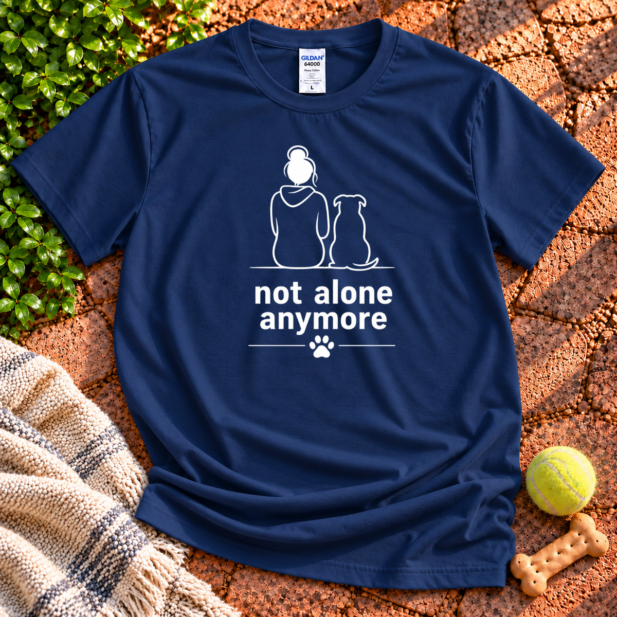 Not Alone dog graphic T-shirt in Navy – Wigglebumms