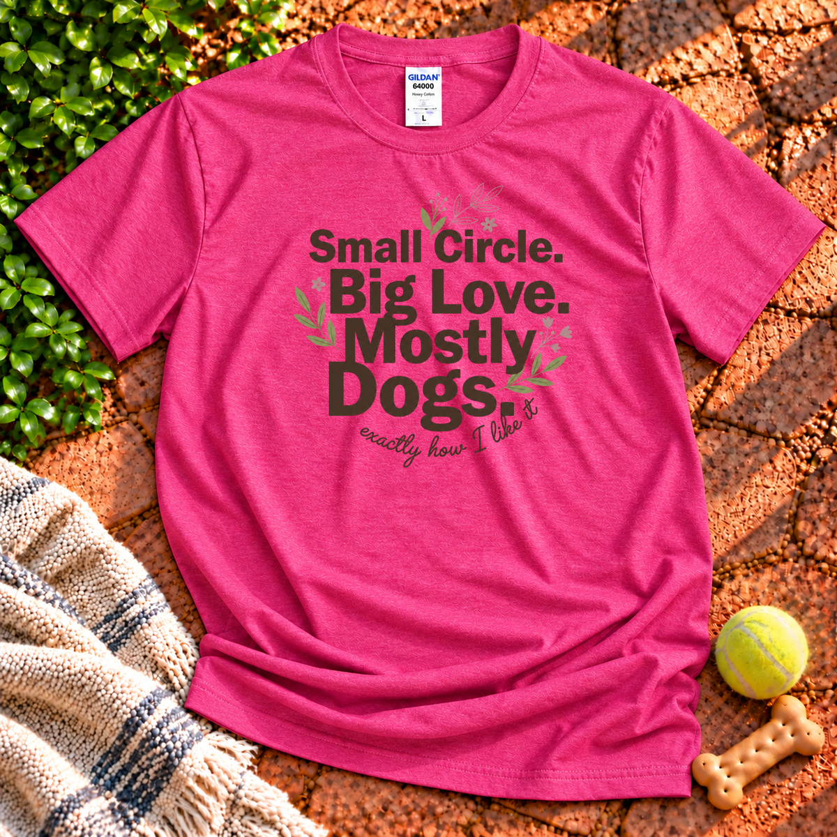 Big Love dog lover graphic T-shirt in Heather Heliconia