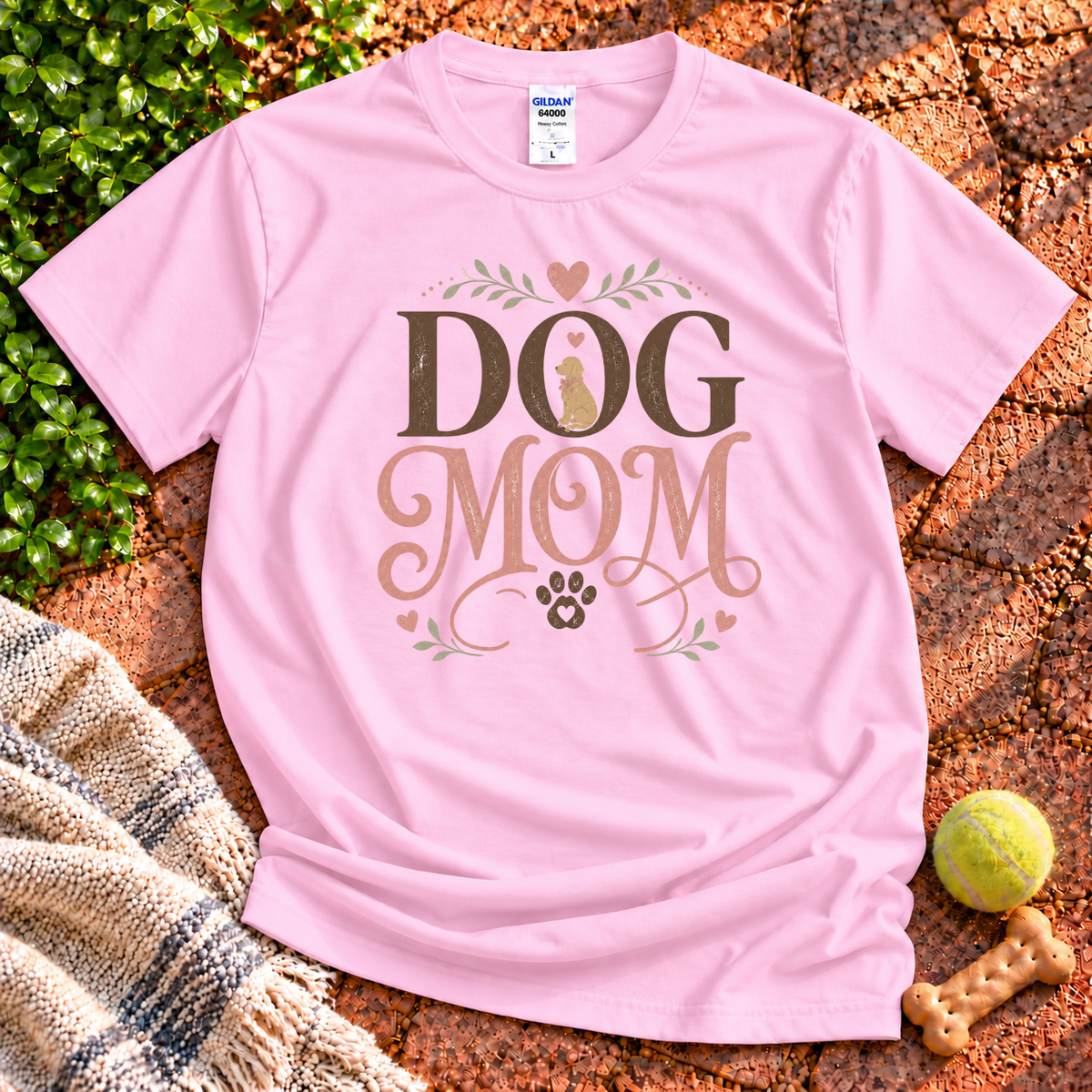 Dog Mom dog graphic T-shirt in Light Pink – Gildan 64000 | Wigglebumms